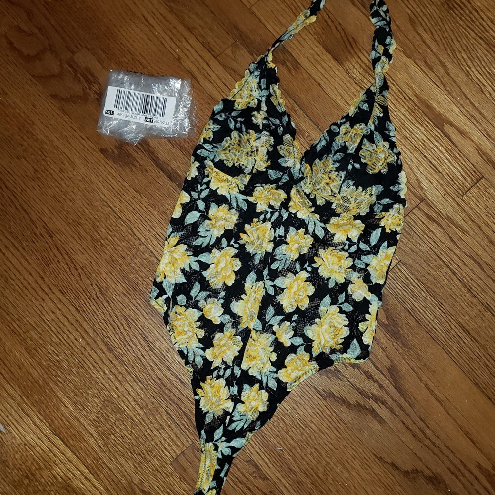 Brand New Women's VS Pink Floral Lace Bodysuit Sz S NWT
